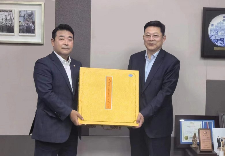 張乃文(wén)在韓拜訪國(guó)會(huì)議(yì)員(yuán)、國(guó)會(huì)預決算(suàn)特别委員(yuán)會(huì)幹事(shì)樸釘并走訪格羅唯視(shì)總部